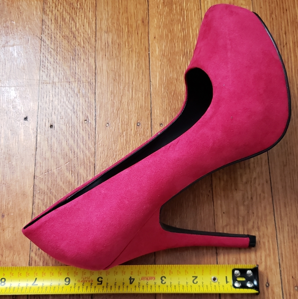 Heels - Picture 3 of 4